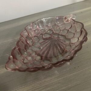 Charming Vintage Pink Depression Glass Grape Dish - 7" x 4"
